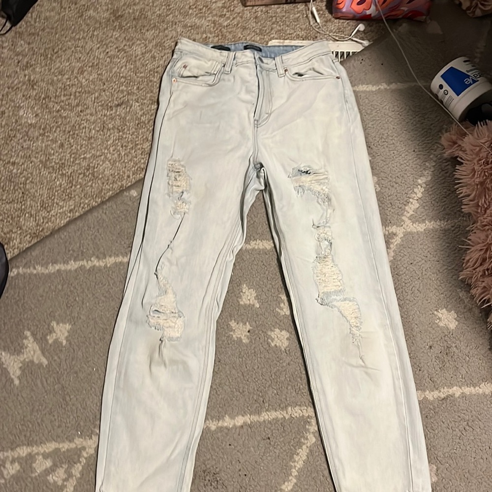 Wild Fable Light Wash Highest Mom Jean - Size: 6